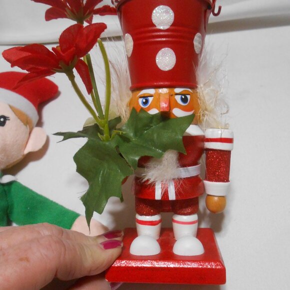VTG WOODEN NUTCRACKER & PLUSH ELF ON THE SHELF DOLL GREENBRIER BRAND CHRISTMAS - Picture 6 of 9